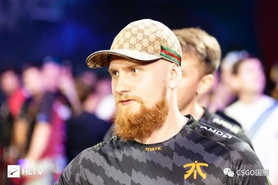 AMD锐龙AI MAX系列引领智能体主机行业变革推动本地化人工智能应用